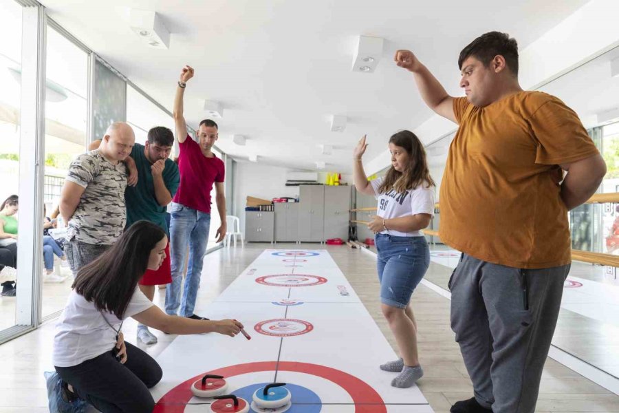 Mersin’de Özel Bireyler İçin ’floor Curling’ Kursu Açıldı