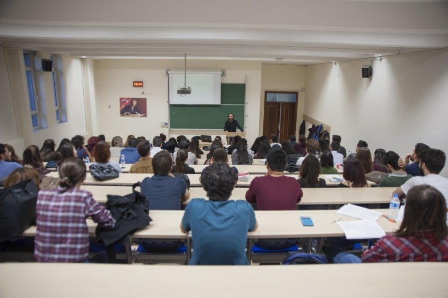 Anadolu Üniversitesi Hukuk Fakültesi Adalet Sistemine Nitelikli Mezunlar Kazandırıyor