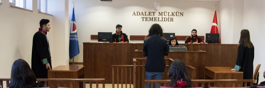 Anadolu Üniversitesi Hukuk Fakültesi Adalet Sistemine Nitelikli Mezunlar Kazandırıyor