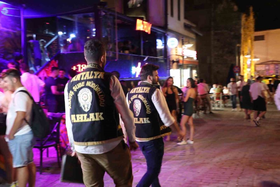 Antalya’da Eğlence Merkezlerine 48 Ekip 102 Polisle ’huzur’ Uygulaması