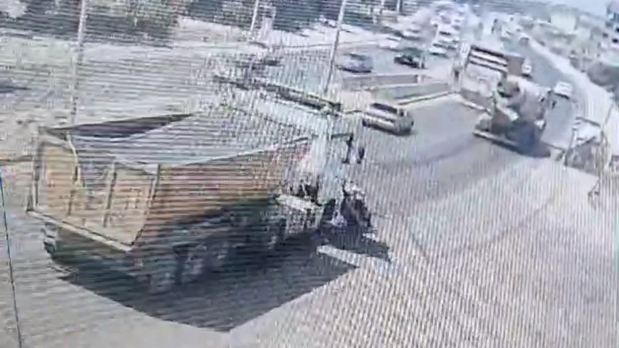 Mersin’de Motosiklet Tırın Altın Kaldı: 1 Ölü, 1 Yaralı