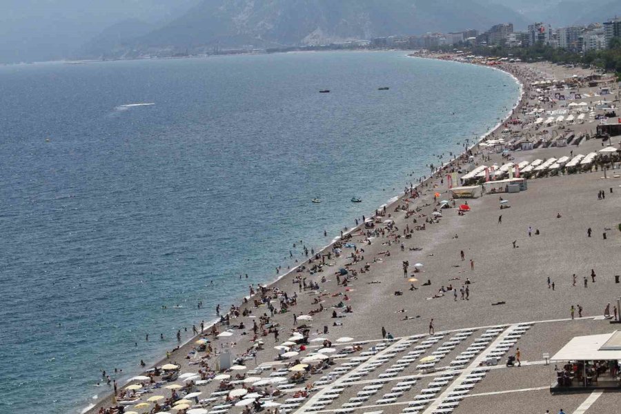 Antalya’ya Hava Yoluyla Gelen Yabancı Turist Sayısı 7 Milyonu Geçti