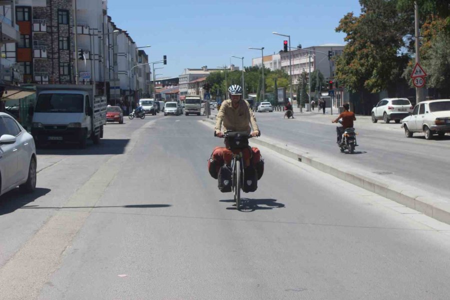 Bisikletle Dünya Turuna Çıkan Fransız, Konya’da Mola Verdi