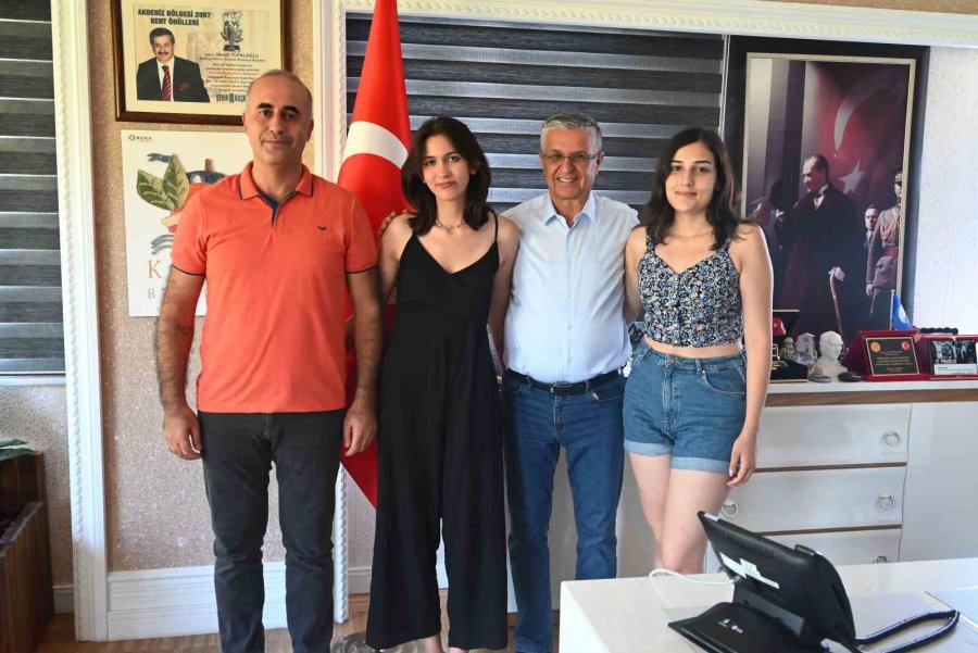 Kemer Belediyesi Kursiyeri Yks’de Türkiye 117’incisi Oldu