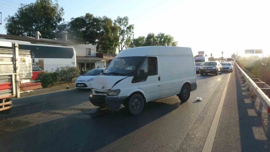 Kara Yolu Savaş Alanına Döndü, Kaza Güvenlik Kameralarına Yansıdı