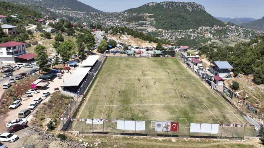 Mersin’de Geleneksek Fındıkpınarı Futbol Turnuvası Başladı