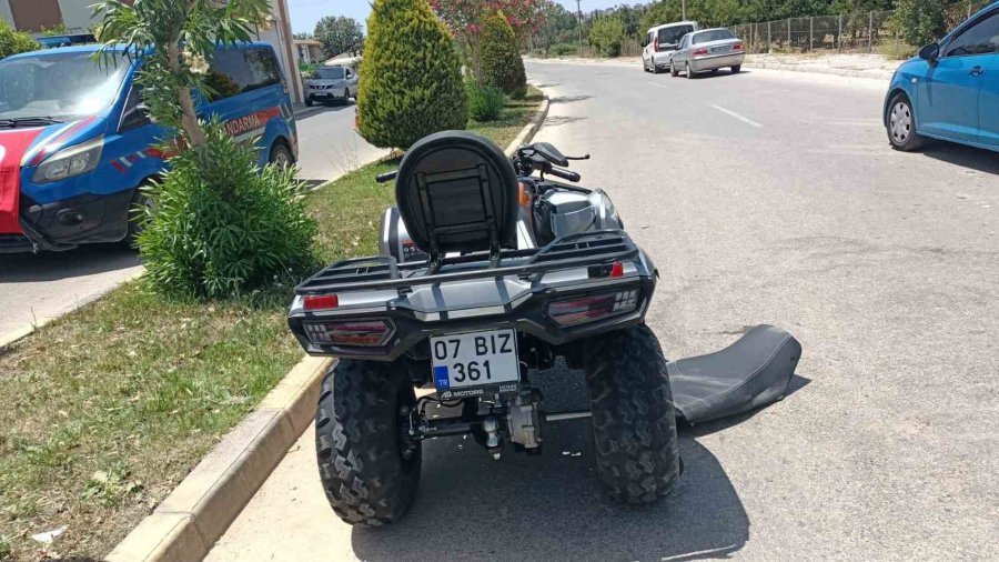 Belçikalı Turistleri Taşıyan Atv Kontrolden Çıkıp Direğe Çarpı:2 Yaralı