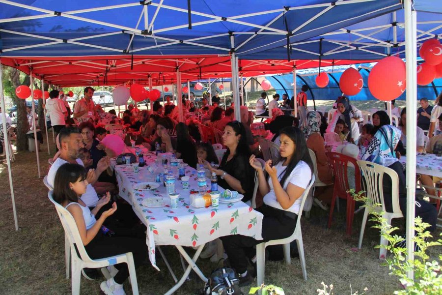 Yetiştirme Yurdu Arkadaşları Yıllar Sonda 14’üncü Pilav Günü’nde Bir Araya Geldi