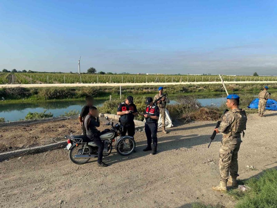 Mersin’de Ülkeye Kaçak Giriş Yapan 12 Göçmen Yakalandı