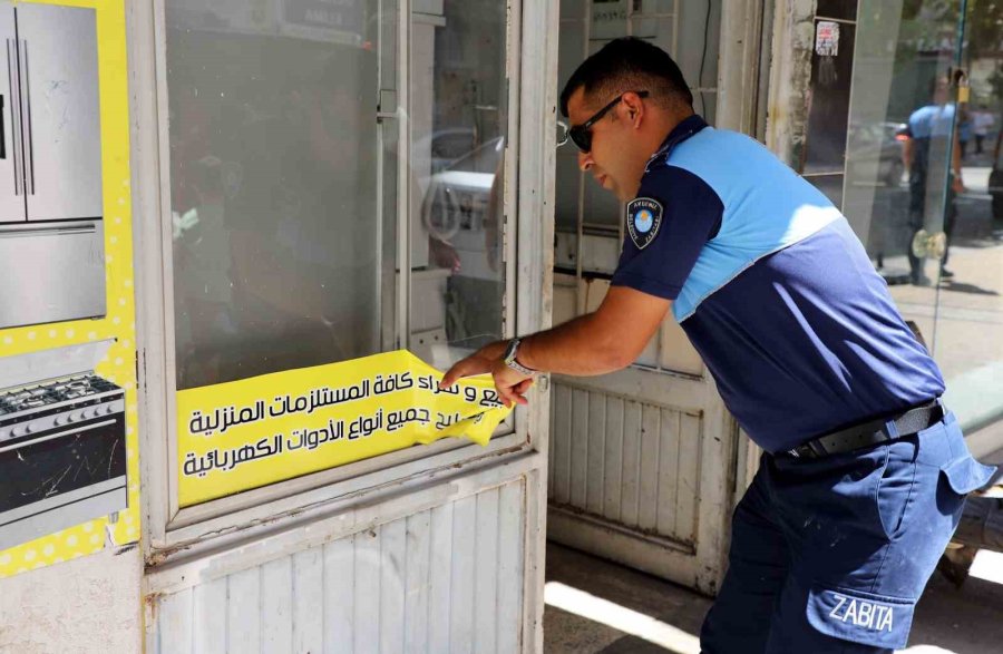 Mersin’de Arapça Yazılı Tabela Ve Reklamlar Kaldırılıyor