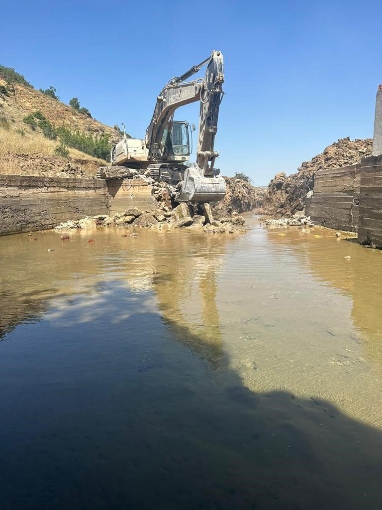 Yalınlı Hamamı’nda Yenileme Çalışmaları Başladı