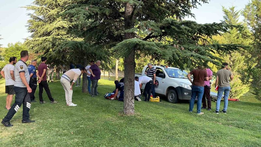 50 Dakikalık Kalp Masajının Ardından Hayata Döndürülen Genç Vefat Etti