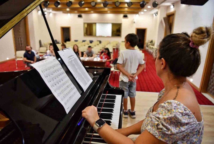 Konyaaltı Belediyesi Müzik Akademisi’nden Üniversiteye