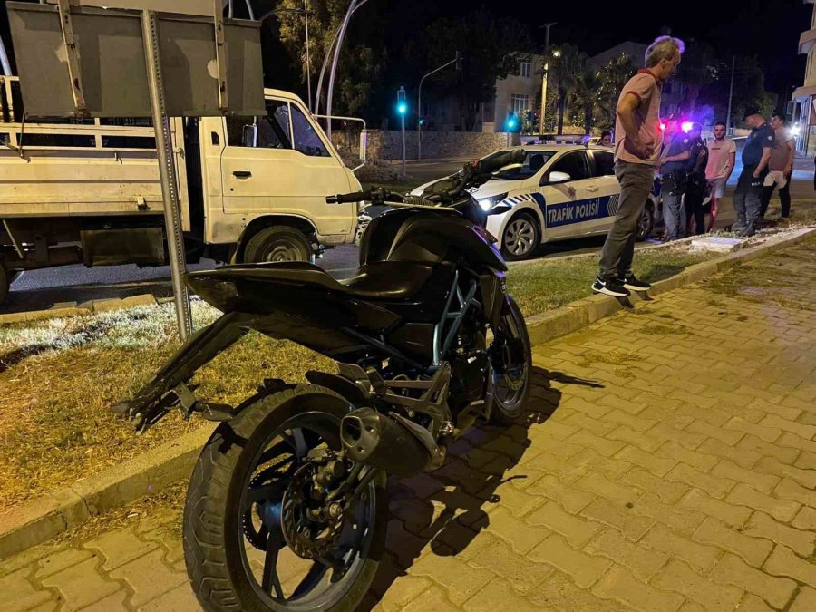 Gazipaşa’da Kamyonet İle Motosiklet Çarpıştı : 1 Yaralı