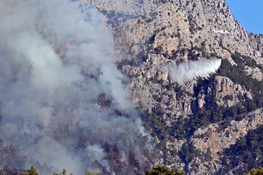 Kemer’de Orman Yangını 35’inci Saatinde Devam Ediyor