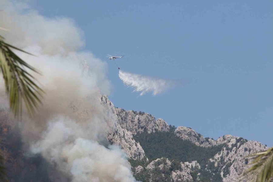 Kemer’de Orman Yangınına Havadan Yoğun Müdahale