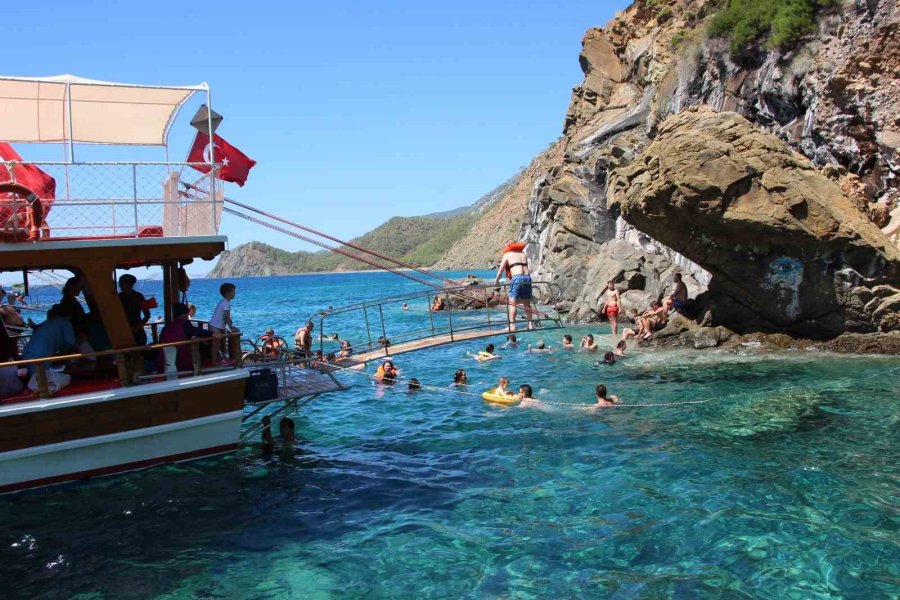 Antalya’nın Turizm Bölgesi Adrasan’da Yat Turlarına Yoğun İlgi