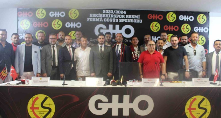 Eskişehirspor Yeni Forma Göğüs Sponsorunu Tanıttı