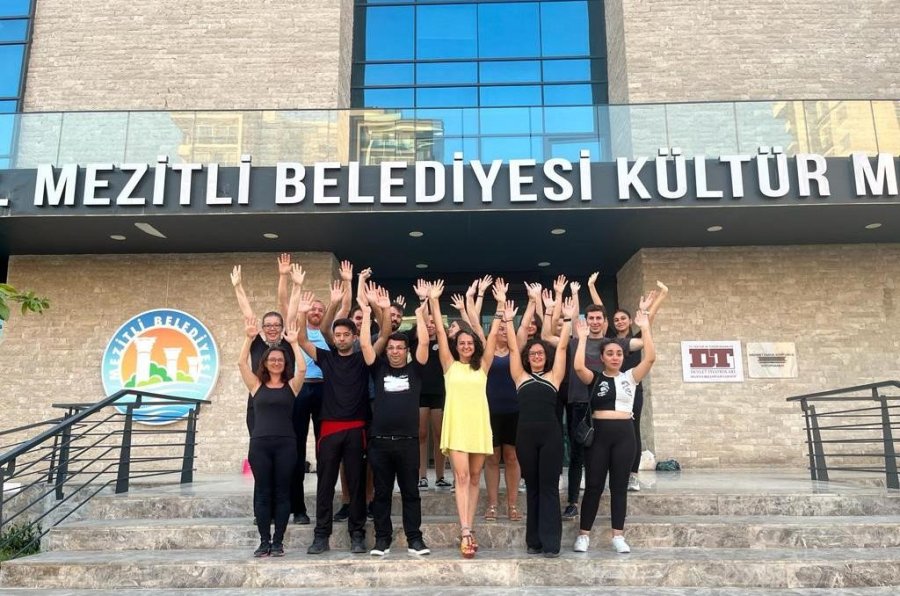 Mezitli’de Yetişkin Tiyatro Kursları Başladı