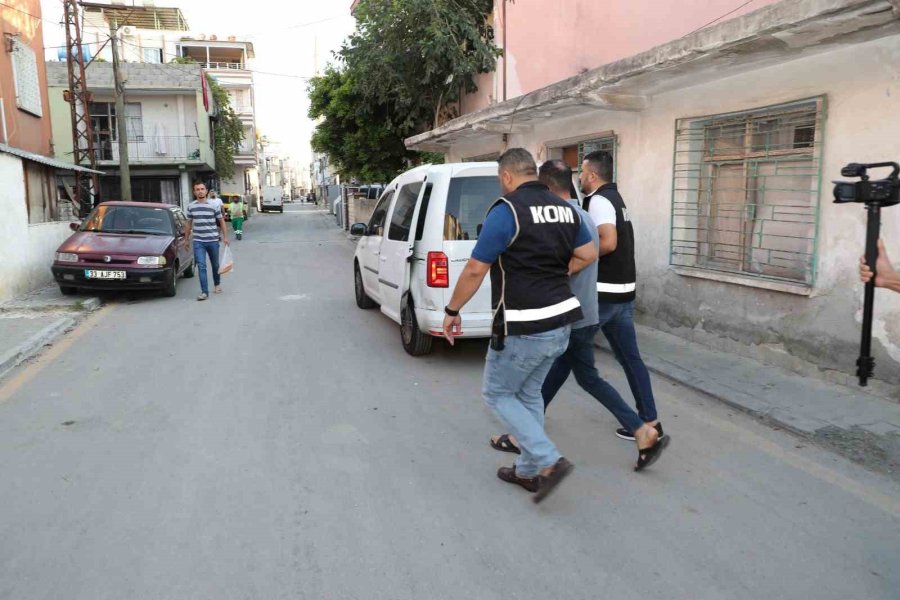 Mersin’de "tefecilere" Operasyon: 4 Gözaltı