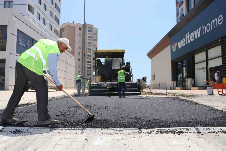 Toroslar’da Asfalt Çalışmaları Sürüyor