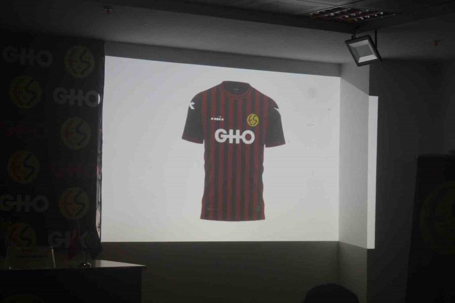 Eskişehirspor Yeni Forma Göğüs Sponsorunu Tanıttı