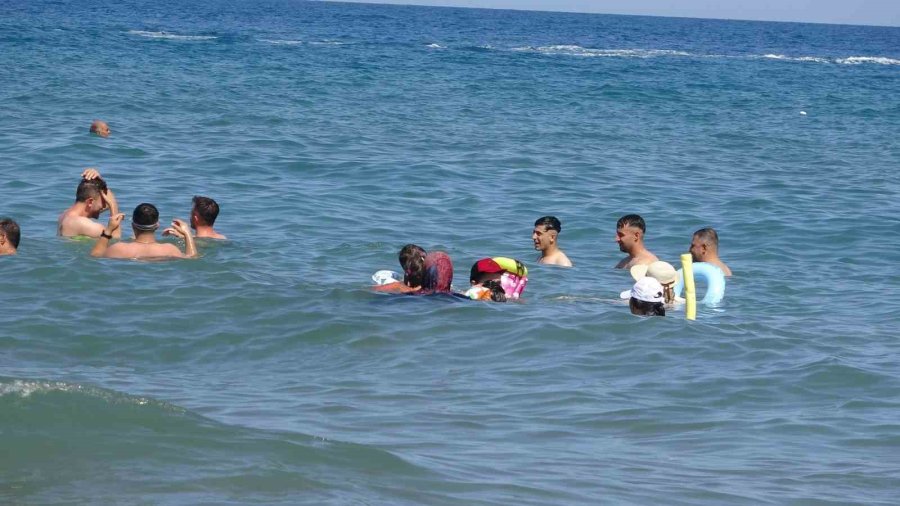 Akdeniz’in Gözbebeği Kızkalesi’nde Sıcaklar, Tatilci Sayısını Düşürdü