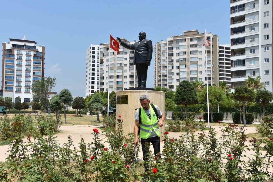 Toroslar’da Park Ve Yeşil Alanların Bakımı Özenle Yapılıyor