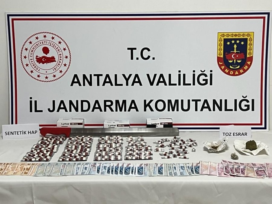 Antalya’da Zehir Tacirlerine Jandarmadan Darbe