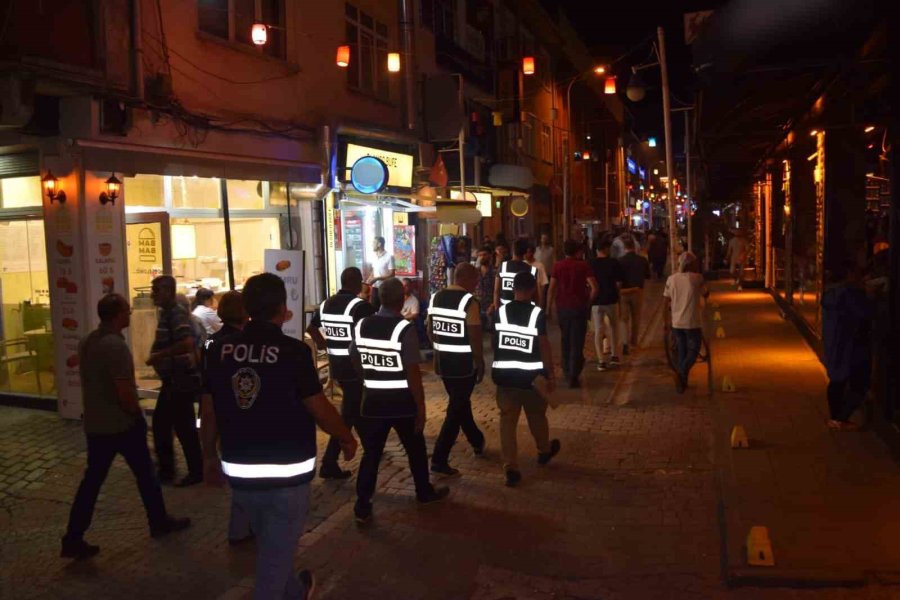 Eskişehir’de Polis Ekiplerince 4 Bin 957 Şahıs Sorgulandı