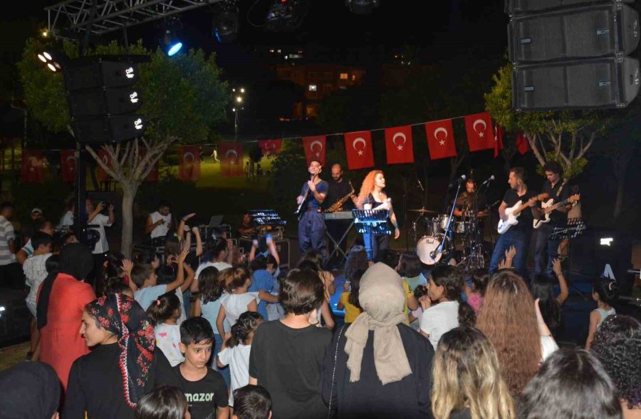 Mersin’de ’yaz Dostum Konserleri’ Sürüyor