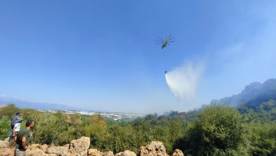 Antalya’daki Orman Yangını 2 Saatte Kontrol Altına Alındı, 3 Hektar Zarar Gördü