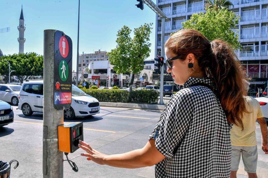 ’butonlu Yaya Geçidi Sinyalizasyon Sistemi’ İle Yaya Kaynaklı Kazaların Önüne Geçilecek