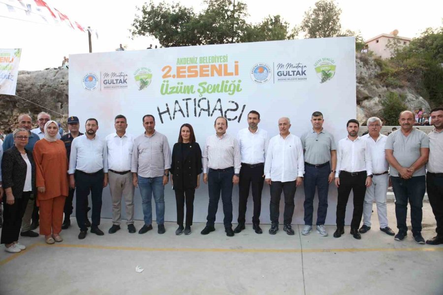 Mersin’de Üzüm Şenliği Coşkusu