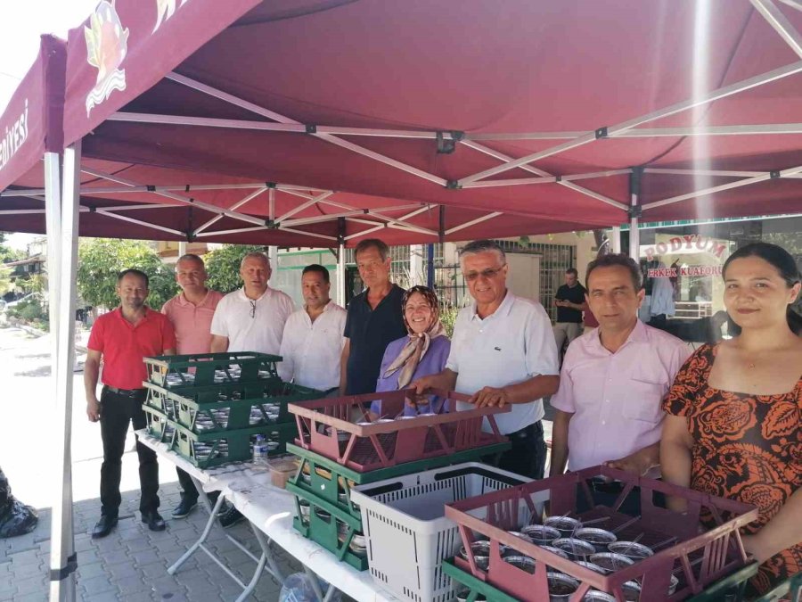 Başkan Topaloğlu’ndan Vatandaşlara Aşure İkramı