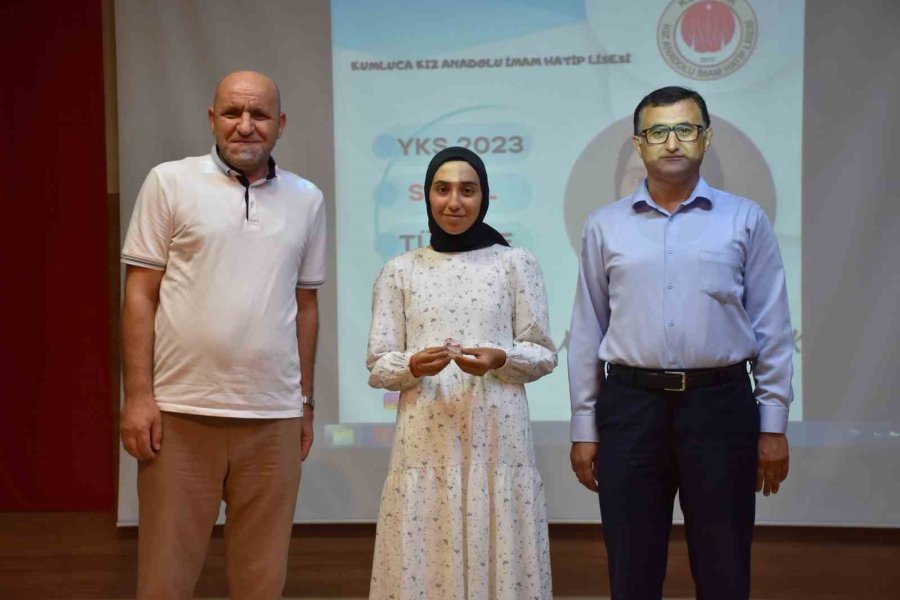 İmam Hatipli Gençler, Altınla Ödüllendirildi