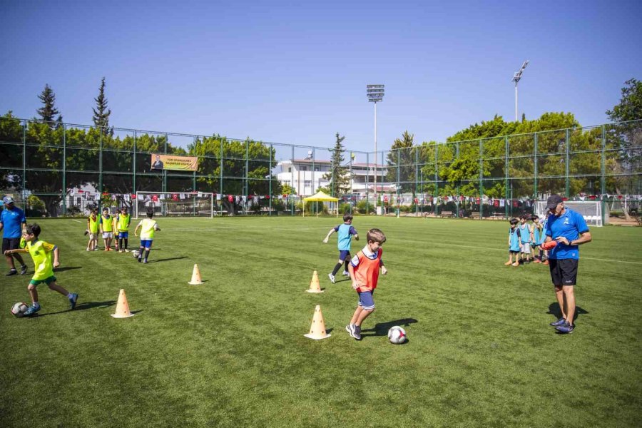 Mersin’de Futbol Kursları Devam Ediyor