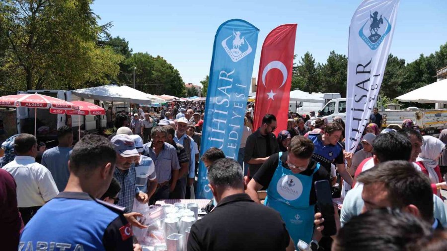 Aşurenin Bereketi Sivrihisar’ı Sardı