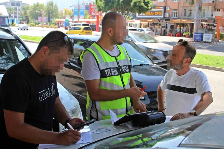 Korsan Taksilere Müşteri Kılığındaki Polis Şoku