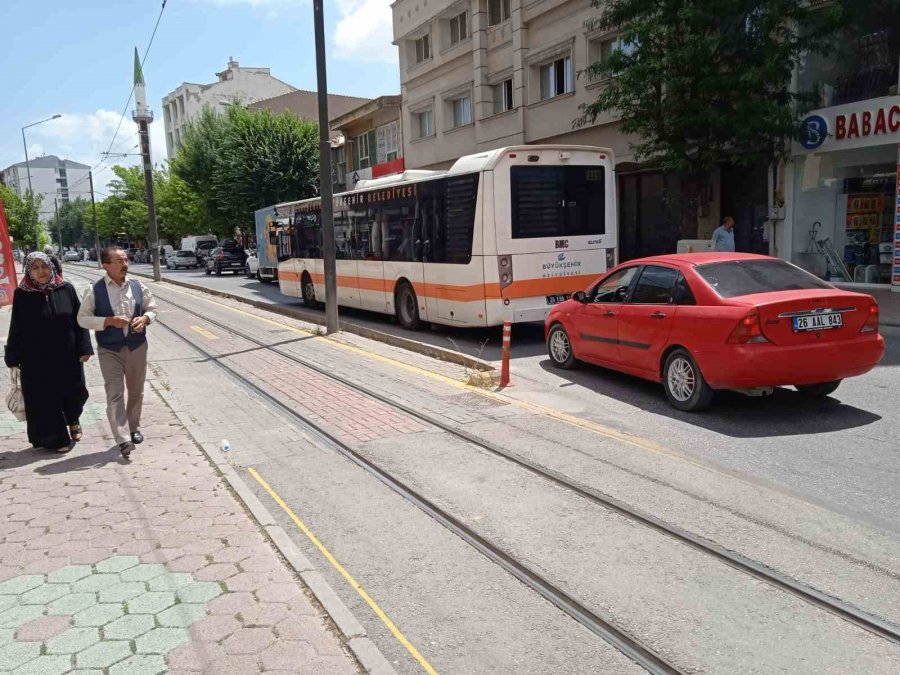 Trafik Sıkışıklığı Yaşayan Bölgeye Esnaftan ‘trafik Dubalı’ Çözüm Önerisi