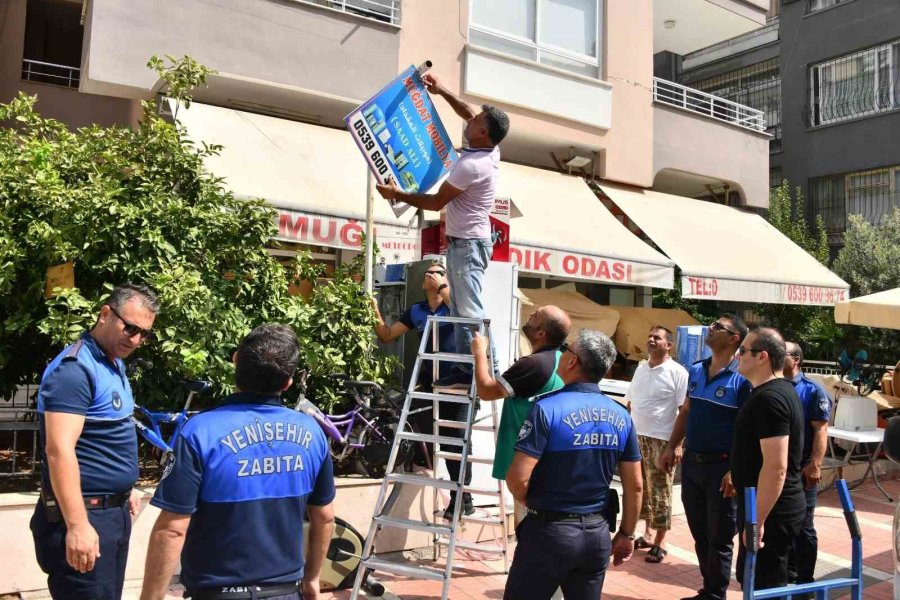 Mersin Yenişehir’de Yabancı Tabelalar Söküldü