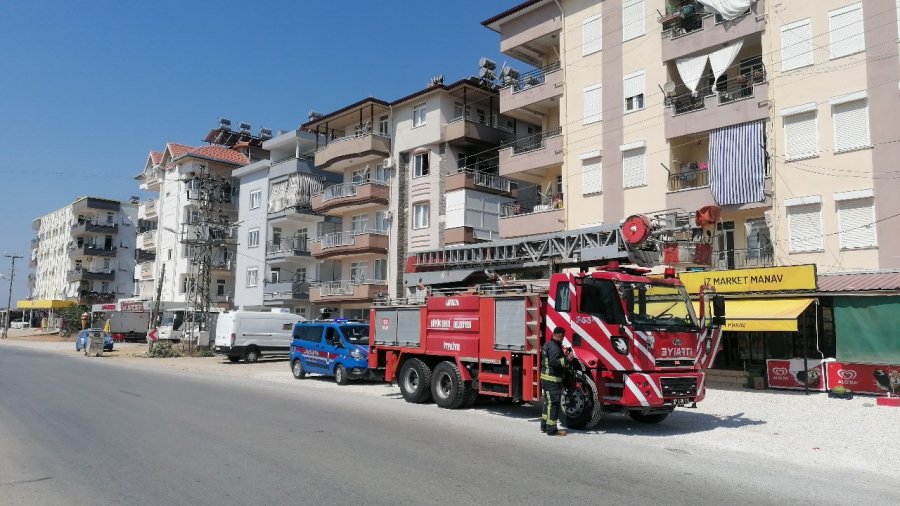 Apartman Dairesinde Çıkan Yangında Çocuk Odası Tamamen Yandı