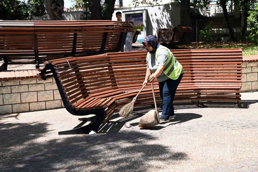 Manavgat’ın Sokaklarına Kadın Eli Değdi