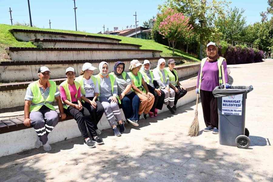 Manavgat’ın Sokaklarına Kadın Eli Değdi