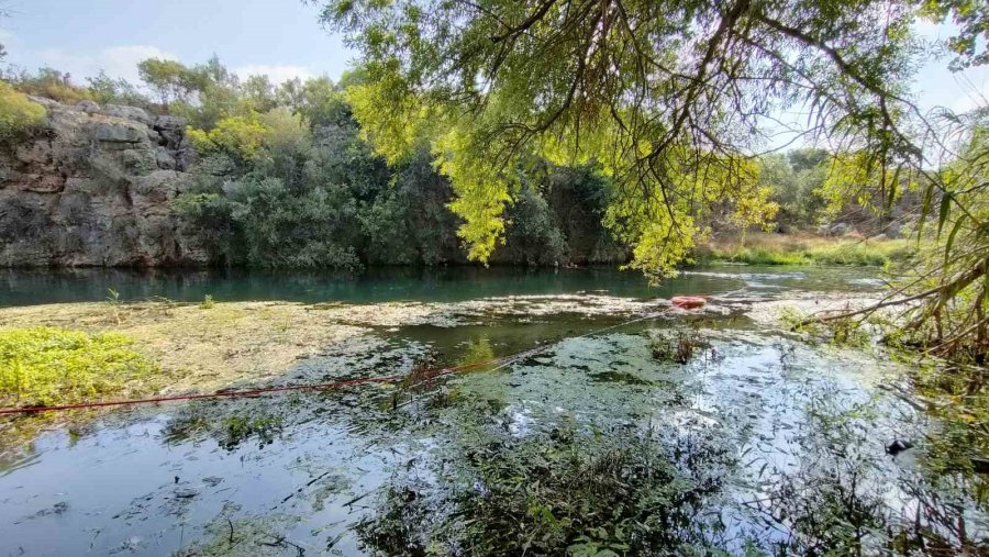 Genç Kadının Buz Gibi Suda,ölümle Yaşam Arasındaki Mücadelesi