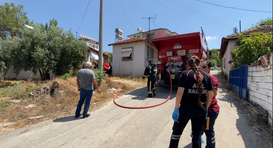 Yangında Evi Küle Döndü, “mal Her Zaman Alınır Can Alınmaz” Dedi