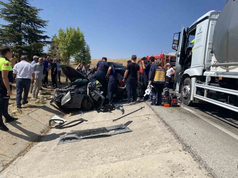 Cenaze Dönüş Yolunda Kaza: 1 Ölü, 3 Yaralı