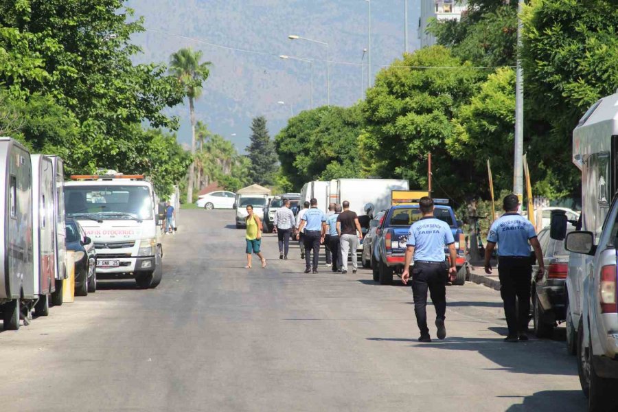 Antalya’da Zabıtadan Karavan Operasyonu