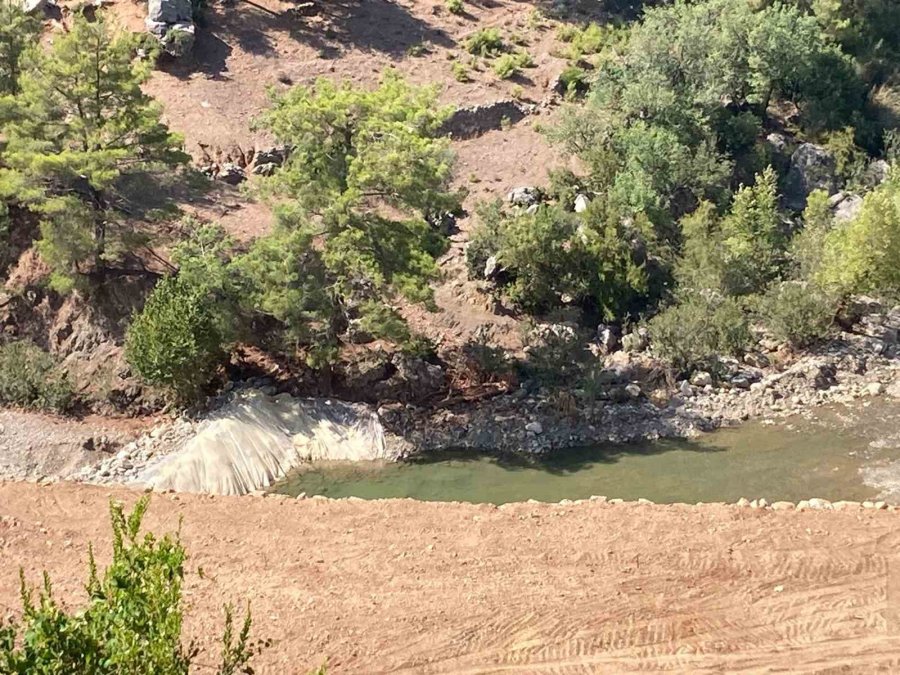 ’çay Sularının Önünün Kesilerek Gölet Yapıldığı’ İddiası