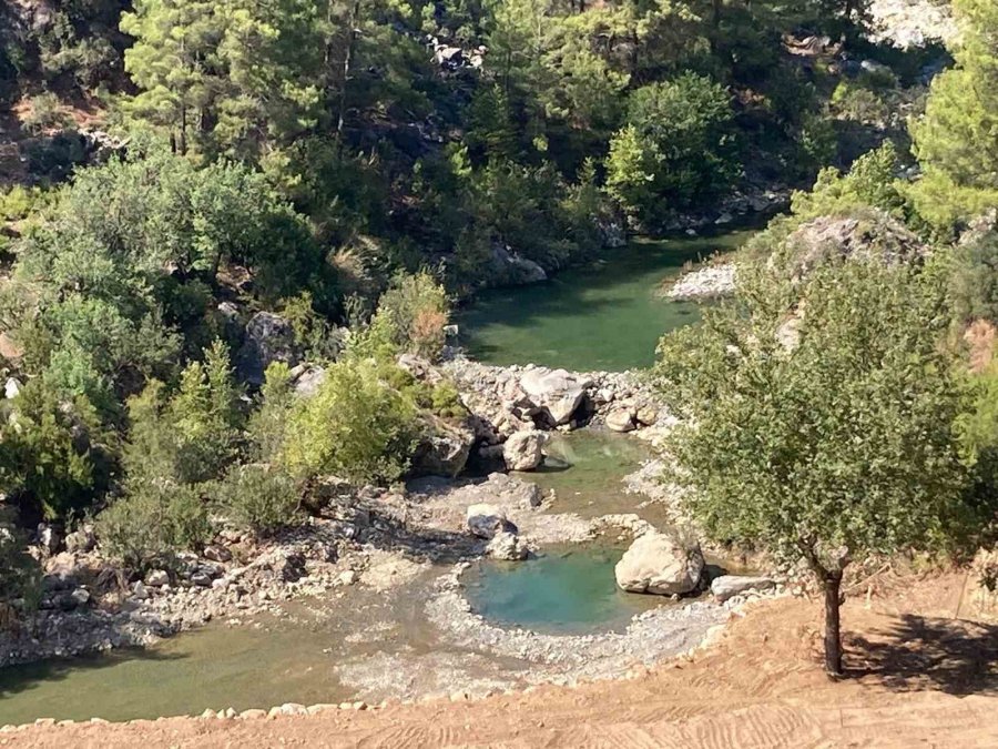 ’çay Sularının Önünün Kesilerek Gölet Yapıldığı’ İddiası